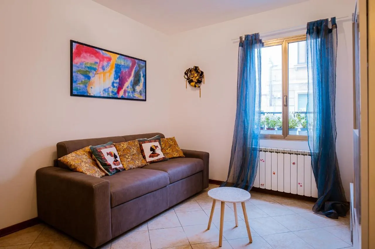 Apartment With Canal View In A Quiet Neighbourhood Venice