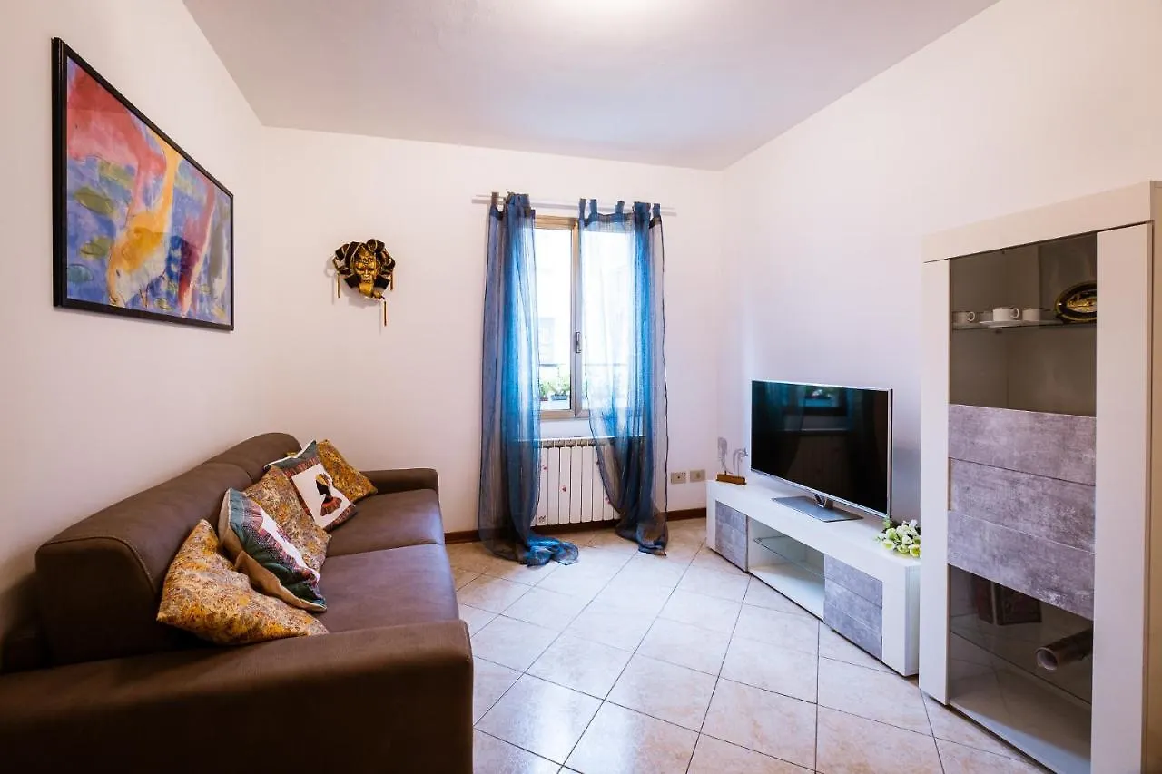 Apartment With Canal View In A Quiet Neighbourhood Venice
