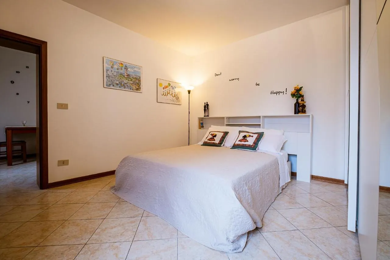 Apartment With Canal View In A Quiet Neighbourhood Venice